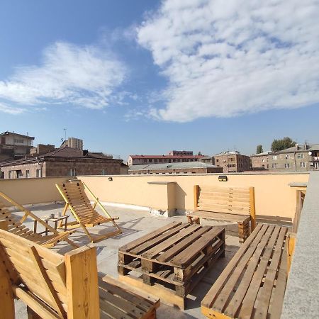 Hotelise I Bells-Of-Ireland Apartment Yerevan Bagian luar foto
