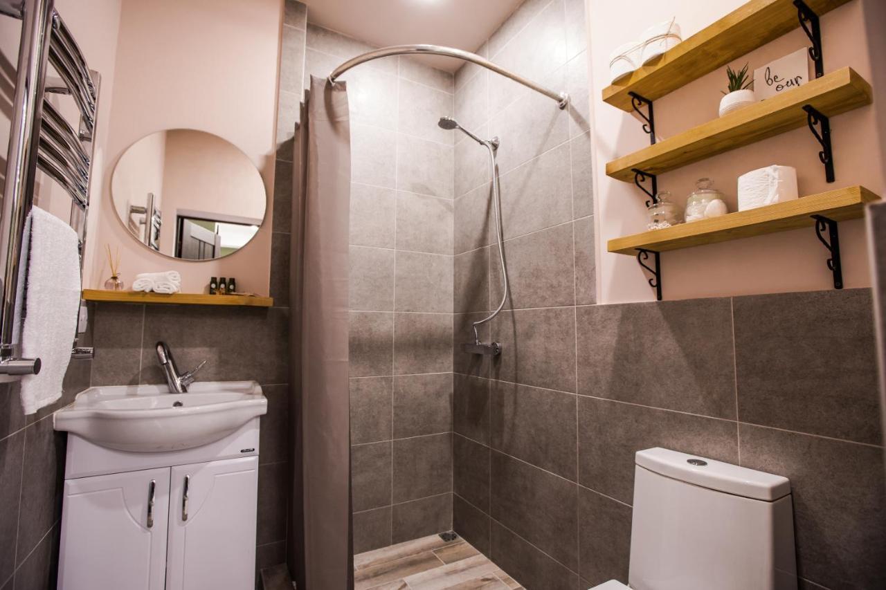 Hotelise I Bells-Of-Ireland Apartment Yerevan Bagian luar foto