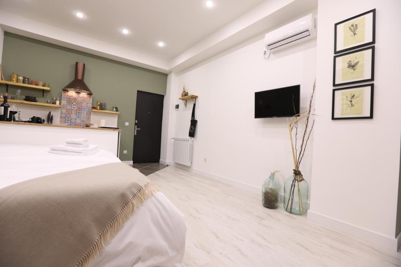 Hotelise I Bells-Of-Ireland Apartment Yerevan Bagian luar foto