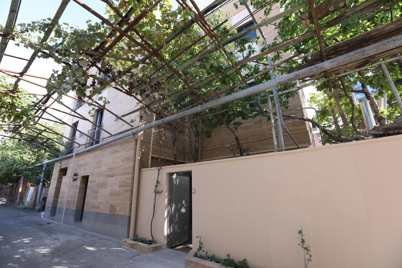 Hotelise I Bells-Of-Ireland Apartment Yerevan Bagian luar foto