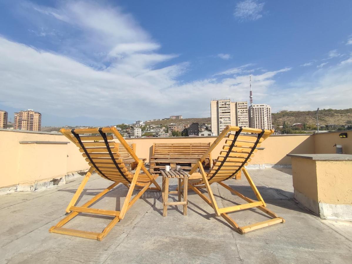 Hotelise I Bells-Of-Ireland Apartment Yerevan Bagian luar foto