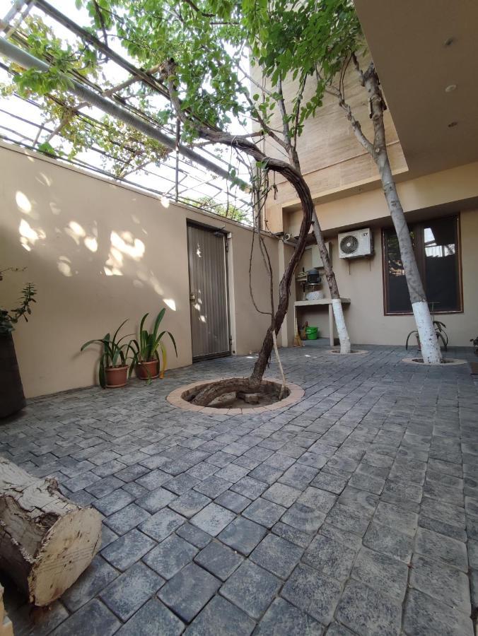 Hotelise I Bells-Of-Ireland Apartment Yerevan Bagian luar foto