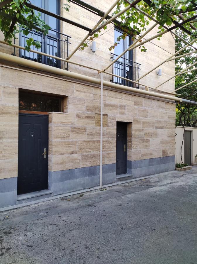 Hotelise I Bells-Of-Ireland Apartment Yerevan Bagian luar foto