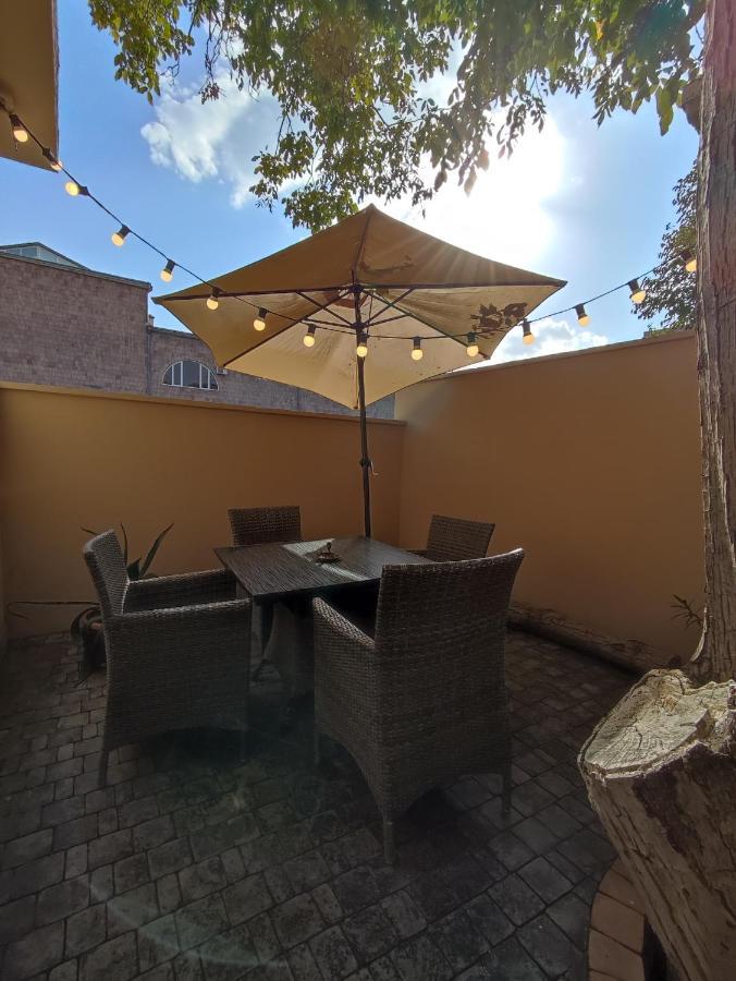 Hotelise I Bells-Of-Ireland Apartment Yerevan Bagian luar foto